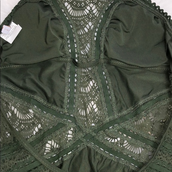 LAST ONE 🔥BECCA HIGH NECK CROCHET SWIMSUIT - Picture 4 of 5